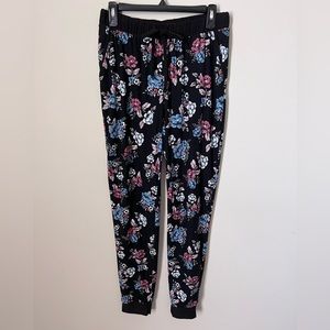 mudd medium floral joggers